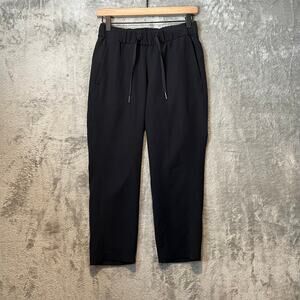Lululemon On The Fly Crop‎ *Woven 23" Black Size 4 Mid Rise